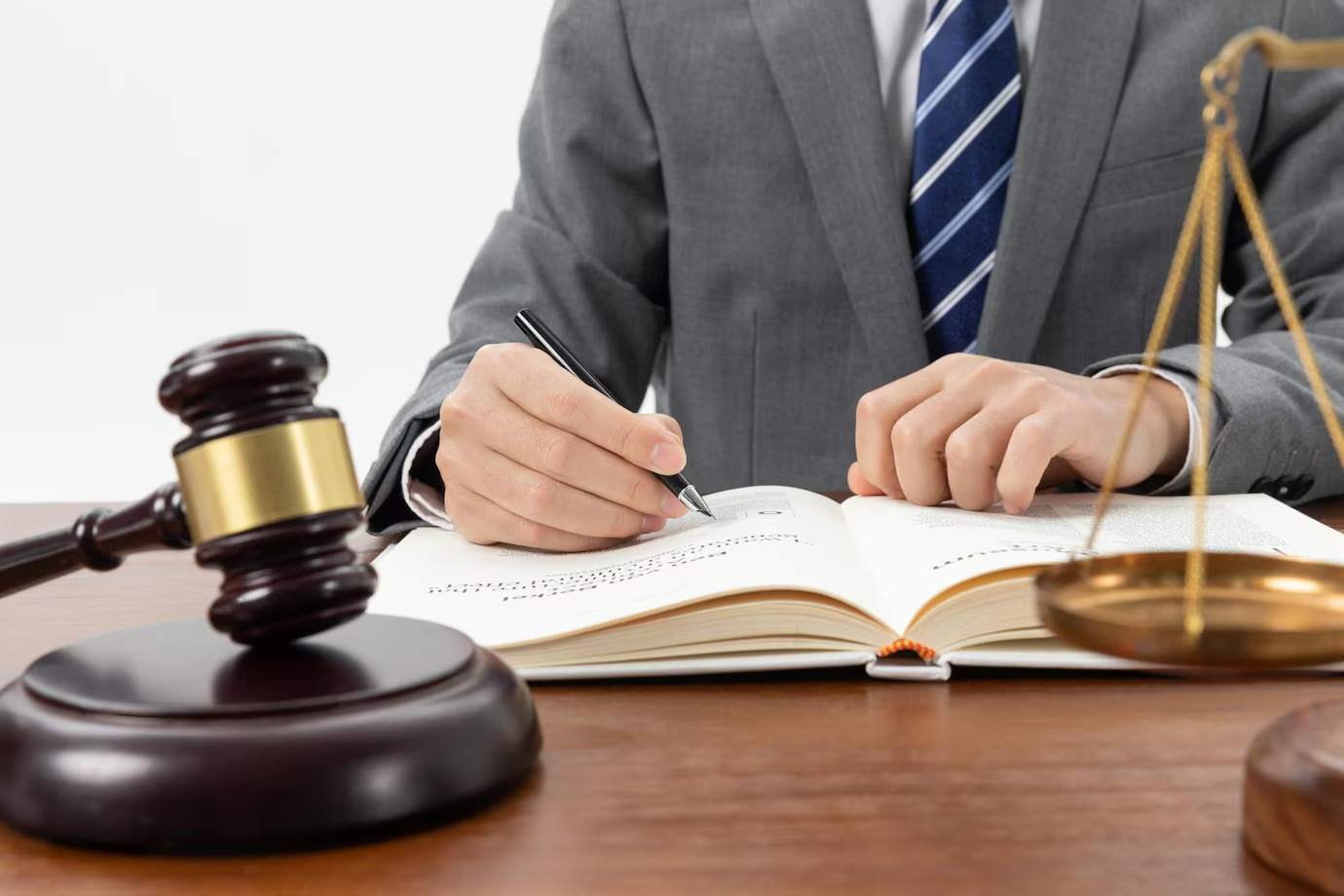 Navigating Legal Challenges: Finding The Best Criminal Lawyer